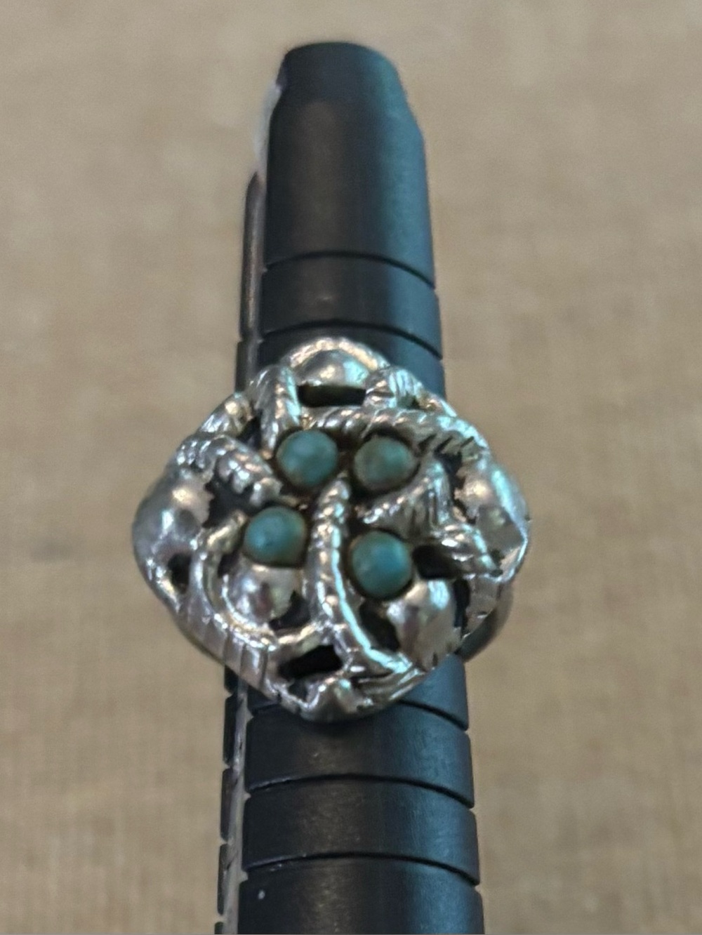 VINTAGE 1973 AVON SIERRA, SOUTHWESTERN SILVERTONE & FAUX TURQUOISE SZ 4.5